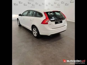 Volvo V60 I Kombi Facelifting 2.0 D3 DRIVE-E 150KM 2017 Volvo V60 I 2.0 D2 I rej. 02/2017, 150 KM, bezwypadkowy, zdjęcie 12