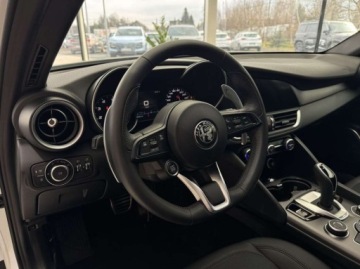 Alfa Romeo Giulia II Sedan Facelifting 2.0 Turbo 200KM 2022 Alfa Romeo Giulia Sprint Kamera cofania Android Auto Nawigacja Salon P, zdjęcie 6