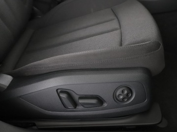 Audi A4 B9 Avant Facelifting 2.0 35 TDI 163KM 2021 Audi A4 Avant mHEV S-Tronic full LED panorama navi, zdjęcie 39