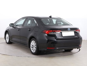 Toyota Corolla XII Sedan 1.8 Hybrid 122KM 2022 Toyota Corolla 1.8 Hybrid, Salon Polska, zdjęcie 3