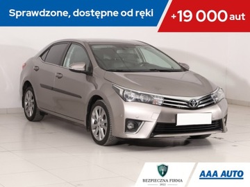 Toyota Corolla XI Sedan 1.6 Valvematic 132KM 2015 Toyota Corolla 1.6 Valvematic, Salon Polska
