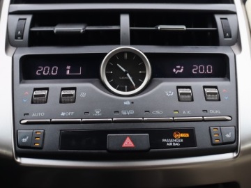 Lexus NX I SUV 300h 197KM 2017 Lexus NX 300h, Salon Polska, 4X4, Automat, Skóra, zdjęcie 11