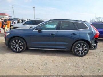 Volvo XC60 II 2022 Volvo XC 60 B5 Momentum 2022 2.0L 2.0 Benzyna 247KM, zdjęcie 2