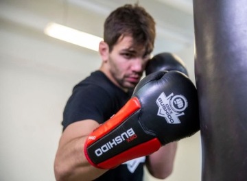 Боксерские перчатки весом 10 унций с системой ActivClima i