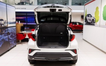 Toyota C-HR I Crossover Facelifting 2.0 Hybrid Dynamic Force 184KM 2021 Toyota C-HR 2.0 Hybrid Executive VIP 2.0 Hybryda 184KM, zdjęcie 14