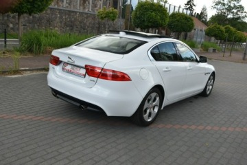 Jaguar XE Sedan 2.0 i4 250KM 2018 Jaguar XE 25T 2.0T 250KM 2018r. Skóra Panorama, zdjęcie 1