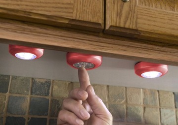 НАБОР ИЗ 3 САМОКЛЕЯЩИХСЯ СВЕТИЛЬНИКОВ ДЛЯ ШКАФА 3 СВЕТОДИОДНЫЕ БАТАРЕИ БЕЛЫЕ