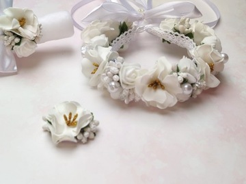 Венок причастия на белой булочке с золотом