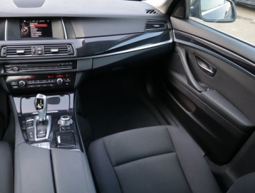 BMW Seria 5 F10-F11 Touring Facelifting 525d 218KM 2015 BMW 5 525d xDrive, 214 KM, 4X4, Automat, Navi, zdjęcie 7