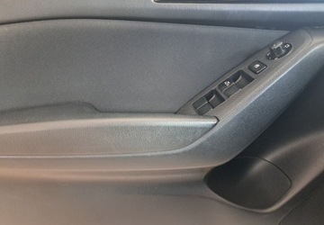 Mazda 3 III Sedan 2.0 SKYACTIV-G 120KM 2015 Mazda 3 2.0 SKYACTIV-G 120KM-Krajowa,I rej.2016,Czujniki park.Niski przebi, zdjęcie 16