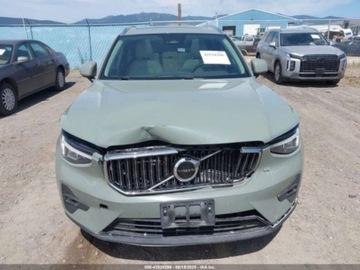 Volvo XC40 2023 Volvo XC 40 B5 Plus Bright Theme 2023 2.0l 2.0 Benzyna 247KM, zdjęcie 8