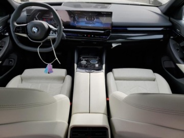 BMW Seria 5 G90-91 2024 BMW Seria 5 BMW serii 5 530i xDrive Sedan z 2024 roku , od ubezpieczalni, zdjęcie 8