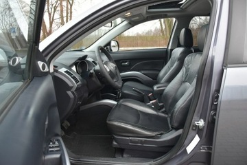 Mitsubishi Outlander II 2.2 DID DOHC 156KM 2007 Mitsubishi Outlander 2.2DiD 2007r 7os. Skóra, zdjęcie 13