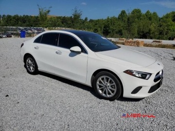 Mercedes CLA C118/X118 2019 Mercedes-Benz CLA 2019 r., 2,0L A 220 2.0 Benzyna 208KM, zdjęcie 2