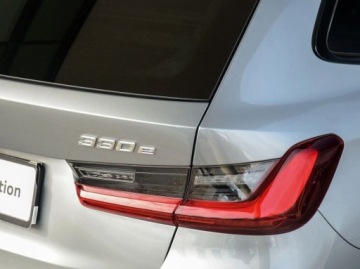 BMW Seria 3 G20-G21 Touring 2.0 330e 292KM 2023 BMW Seria 3 330e xDrive Touring 2.0 Hybryda Plug-in 292KM, zdjęcie 8