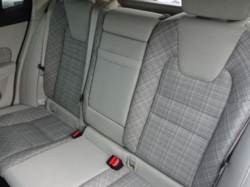 Volvo V60 II  2024 VOLVO V60 T6 AWD Plug-In Hybrid Core Combi 2.0 (398KM) 2024, zdjęcie 12