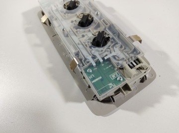 LEXUS IS300H 13R LAMPA POLSTROVÁNÍ