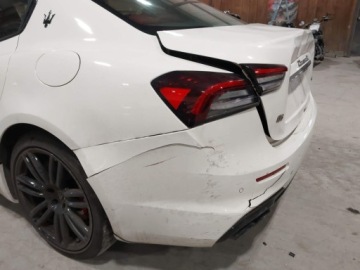 Maserati Ghibli III 2023 Maserati Ghibli 2023 MASERATI GHIBLI MODENA Q4 3.0 Benzyna 424KM, zdjęcie 14