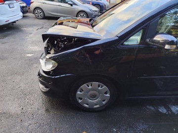 Volkswagen Touran I 2.0 TDI 140KM 2009 Volkswagen Touran 2.0 TDI 140KM Trendline 2009r, zdjęcie 4