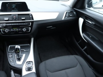 BMW Seria 1 F20-F21 2018 BMW 1 118i, Automat, VAT 23%, Skóra, Navi, Klima, zdjęcie 7