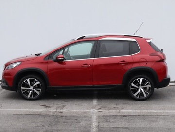 Peugeot 2008 I SUV Facelifting 1.2 PureTech 130KM 2018 Peugeot 2008 1.2 PureTech, Salon Polska, zdjęcie 2