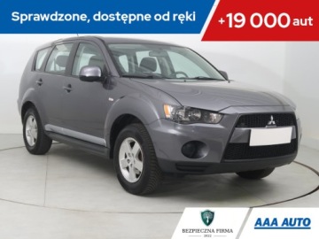 Mitsubishi Outlander II 2.0 MIVEC 147KM 2010 Mitsubishi Outlander 2.0, Salon Polska