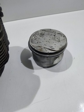 Цилиндровый поршень Suzuki DR 750 Big DR750