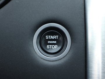 Land Rover Discovery V Terenowy 2.0 SD4 240KM 2017 Land Rover Discovery 2.0 Sd4, Salon Polska, zdjęcie 18