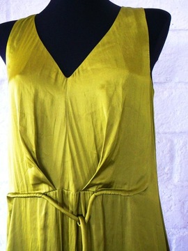 Długa luźna satynowa limonkowa suknia - Mango