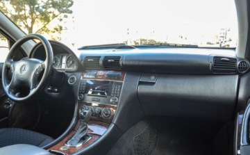 Mercedes Klasa C W203 Kombi T203 2.1 (C 220 CDI) 150KM 2007 Mercedes-Benz Klasa C 2,2CDI (150KM) Automat Lift 2007 r 2.1 Diesel 150KM, zdjęcie 9