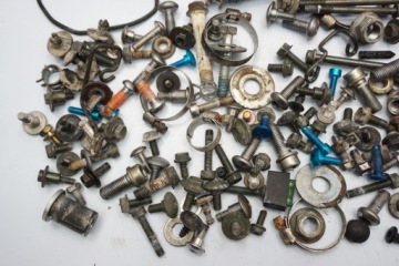 SUZUKI GSX-R 600 750 КОМПЛЕКТ БОЛТОВ K4-K5