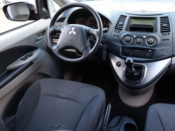Mitsubishi Grandis 2.0 DI-D 136KM 2006 Mitsubishi Grandis 2.0 DI-D, 7 miejsc, Klima,ALU, zdjęcie 6