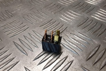 RELÉ MITSUBISHI OUTLANDER III (GG_W GF_W ZJ) 8627A030 2.0L 2019