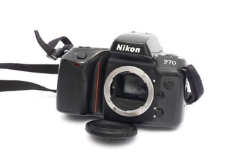 Никон Ф70 — корпус