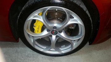 НАКЛЕЙКА ПЕРЕДНЕГО СУППОРТА Alfa Romeo GIULIA