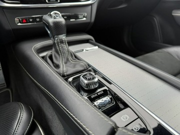 Volvo V90 II Kombi 2.0 D4 190KM 2019 Volvo V90 2.0 D4 16V 190KM R-design, skóra,, zdjęcie 32