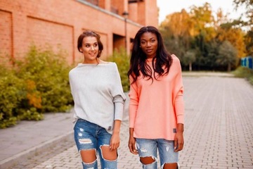 SWETEREK OVERSIZE TUNIKA SWETER WOOL ODKRYTE RAMIĘ