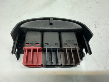 AUDI TT 8N PANEL PŘEPÍNAČ PŘEPÍNAČE VÍKO KUFRU ZADNÍ VLOŽKA ALARM 8N0962101