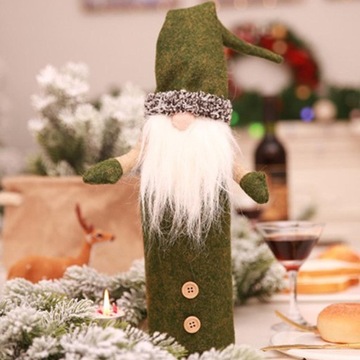 Рождественский зеленый свитер с бутылкой вина и шляпой