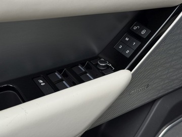 Land Rover Range Rover Velar SUV 2.0 SD4 240KM 2017 Land Rover Range Rover Velar R-Dynamiq 240 KM Meridan Nappa Masaze Alu 21, zdjęcie 18