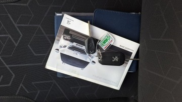 Peugeot 2008 I SUV 1.2 VTi 82KM 2014 Peugeot 2008 GAZ, PDC, skł. lusterka, zdjęcie 15