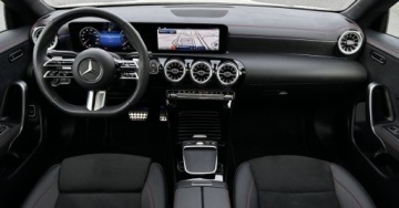 Mercedes CLA C118/X118 Coupe Facelifting 1.3 200 163KM 2024 Mercedes-Benz CLA Salon PL AMG 7G-DCT Panorama Kamera Multibeam LED BlindS, zdjęcie 18
