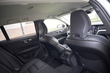Volvo V60 II  2022 V60 __SUPER PEDANTYCZNY STAN__KUBEŁKOWE FOTELE, zdjęcie 33