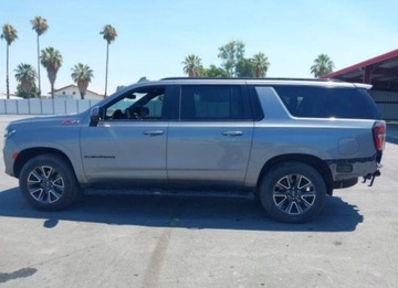 Chevrolet Suburban GMT900 2022 Chevrolet Suburban 2022, 5.3L, 4x4, Z71, od ubezpieczalni 5.3 Benzyna 355KM, zdjęcie 2