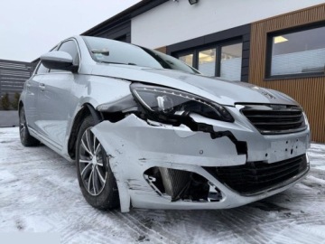 Peugeot 308 II Hatchback 5d 1.2 PureTech 130KM 2014 Peugeot 308 1.2 PureTech 130KM GPF EAT8 Stop&amp;Start Tech Edition 2014r, zdjęcie 1