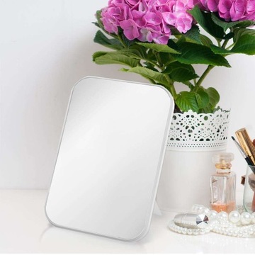 Настоящее зеркало КОСМЕТИК для макияжа.