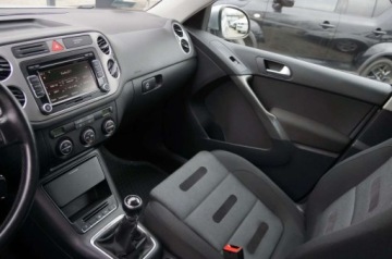 Volkswagen Tiguan I SUV 2.0 TDI CR DPF 140KM 2009 Volkswagen Tiguan 2.0 TDI CR 140 KM, 4x4, Klimatronic, Biksenon, Hak, Salo, zdjęcie 17