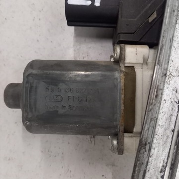 EL. MECHANIZMUS OKNO LEVÝ PŘEDNÍ MITSUBISHI COLT Z30 0130822208