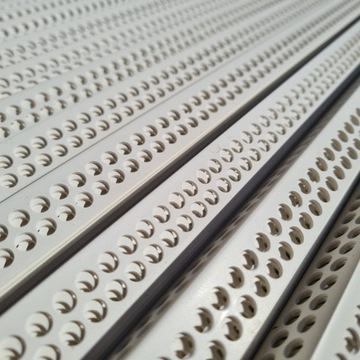 Уголок ПВХ перфорированный 250 см 250 см