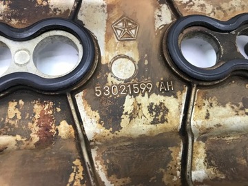 JEEP GRAND CHEROKEE 5,7 HEMI 2005 KRYT VENTILU HLAVA 53021599AH TNXE 6